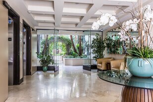 Metro Art Brentwood Luxury Living in Los Angeles, CA - Foto de edificio - Lobby