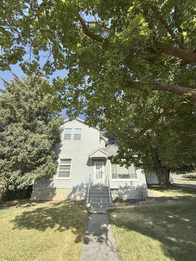 1890 Fruitland Dr in Ogden, UT - Building Photo - Building Photo
