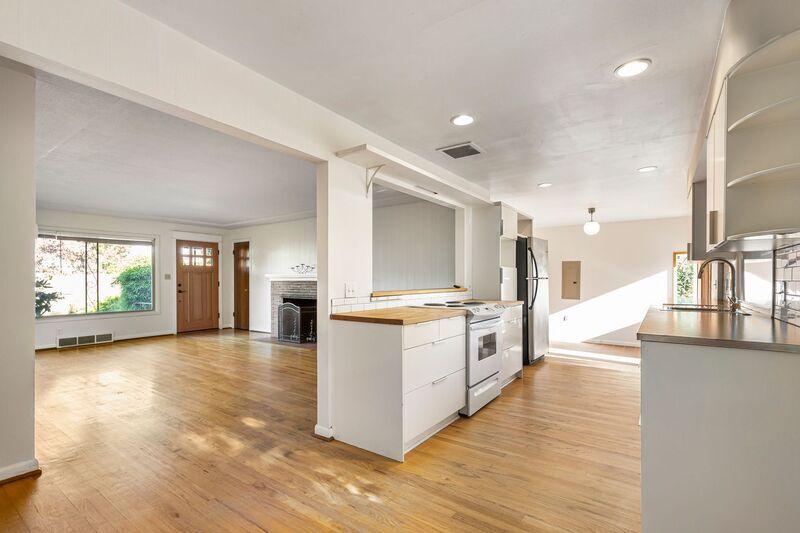 5546 SE Holgate Blvd in Portland, OR - Building Photo