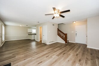 1804 Lincolnshire Way in Fort Worth, TX - Foto de edificio - Building Photo