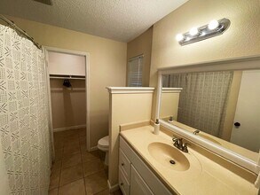 925 Peggotty Pl in Austin, TX - Foto de edificio - Building Photo