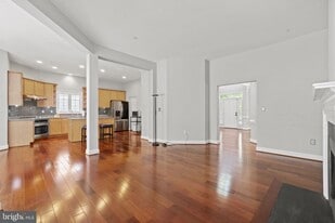 1106 Pleasant Cir in Rockville, MD - Building Photo