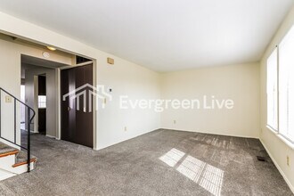 7572 Mt Hood in Dayton, OH - Building Photo - Building Photo