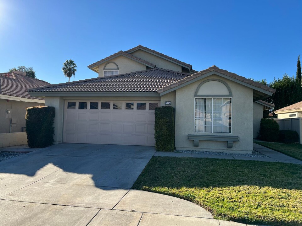 7834 Boxwood Ct in Highland, CA - Building Photo