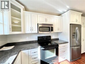 336 Rolling Meadows Dr in Kitchener, ON - Building Photo - Building Photo