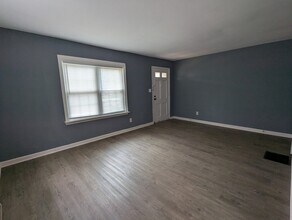 347 N Roosevelt Ave in Columbus, OH - Building Photo - Building Photo