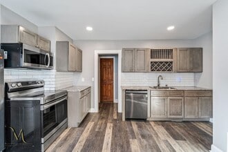 19-21-21 Daniel St in Springfield, MA - Building Photo - Building Photo