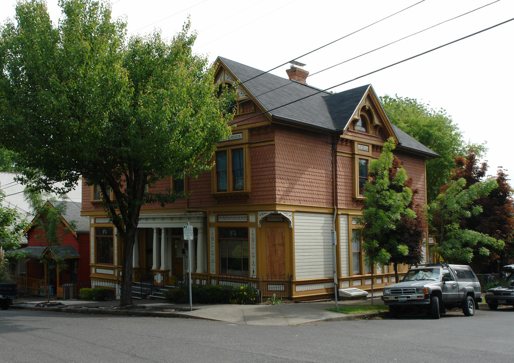 2734-2740 SW Second Ave in Portland, OR - Building Photo