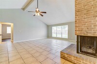 13610 Tara Oak Dr in Houston, TX - Building Photo - Building Photo