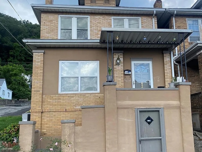 property at 42 W 6th Ave