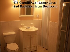 177 Central Ave, Unit 177B in Needham, MA - Foto de edificio - Building Photo