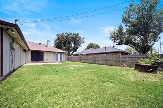 2305 Windridge Ln in Rowlett, TX - Building Photo - Building Photo