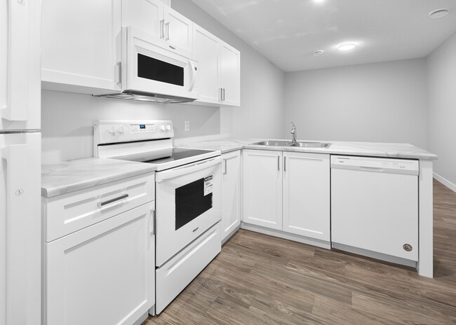 1360 Erker Cres NW in Edmonton, AB - Building Photo - Building Photo