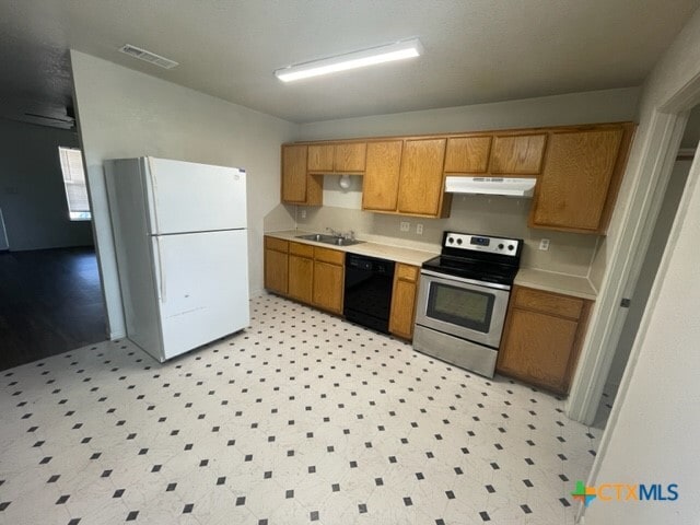 property at 3201 Hereford Ln