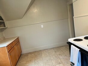 236 Euclid Ave, Unit 2 in Lynn, MA - Foto de edificio - Building Photo