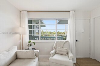 1100 11th St in Miami Beach, FL - Building Photo - Building Photo