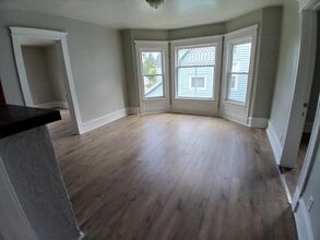 85 Bowen St, Unit 2 in Jamestown, NY - Foto de edificio - Building Photo