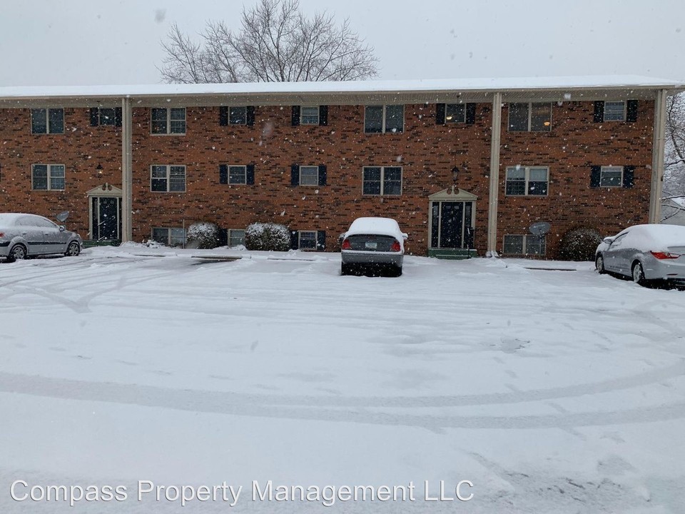 611 N Meridian St in Greenwood, IN - Building Photo