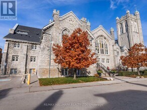 384 Sunnyside Ave in Toronto, ON - Building Photo - Building Photo