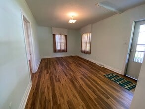 1115 8th St in Altavista, VA - Foto de edificio - Building Photo
