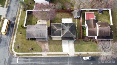 111 Turner Ave in Edison, NJ - Building Photo - Building Photo