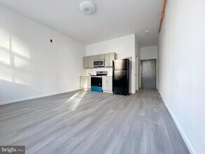 120 Chestnut St, Unit 201 in Philadelphia, PA - Building Photo - Building Photo