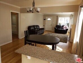 1729 S Carmelina Ave in Los Angeles, CA - Building Photo - Building Photo