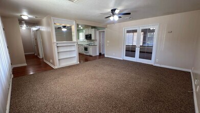 1109 W Ave J 9 in Lancaster, CA - Foto de edificio - Building Photo