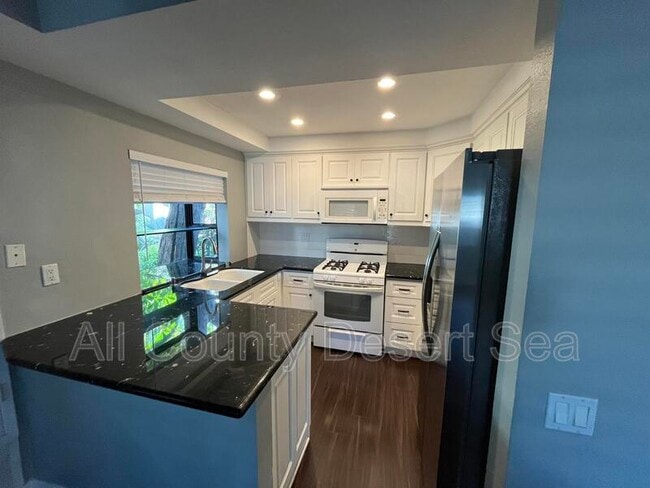 4782 Tiara Dr in Huntington Beach, CA - Building Photo - Building Photo