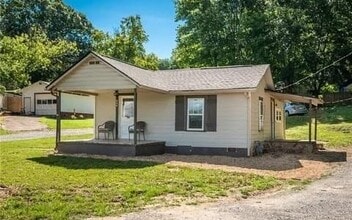 230 Lowry St in Ball Ground, GA - Building Photo - Building Photo