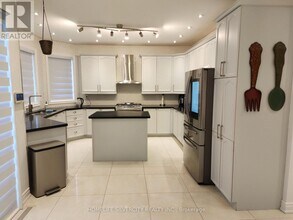 7 Valleywest Rd in Brampton, ON - Building Photo - Building Photo