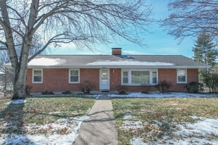 2521 Orchard Ln in Jefferson City, MO - Building Photo