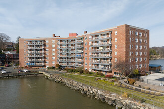 Rivercrest Cooperative Residences in Nyack, NY - Building Photo - Building Photo