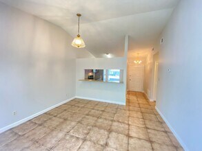 135 Sand Pine Cir in Sanford, FL - Building Photo - Building Photo