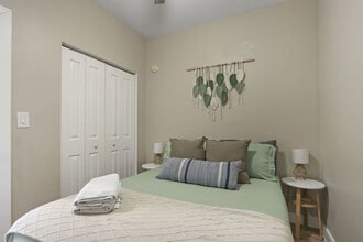 4934 Kingston Ave in Lisle, IL - Foto de edificio - Building Photo