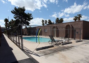 1501-1503 E Fort Lowell Rd in Tucson, AZ - Building Photo - Building Photo