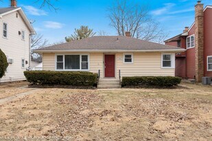 820 Loomis St in Naperville, IL - Building Photo