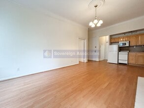 320 W 106th St in New York, NY - Building Photo - Building Photo