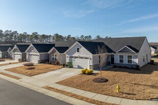 6887 Healy Ave in Gloucester, VA - Building Photo