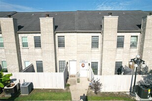 3026 Holly Hall St in Houston, TX - Building Photo