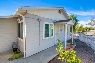 7723-7733 High St in La Mesa, CA - Building Photo