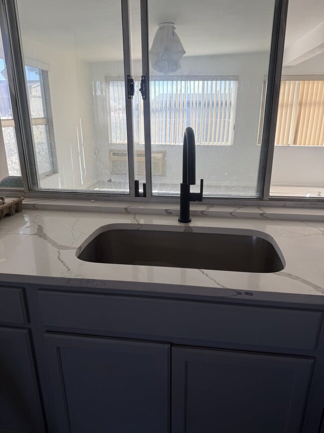 3010 Wedgewood Dr in El Paso, TX - Building Photo - Building Photo