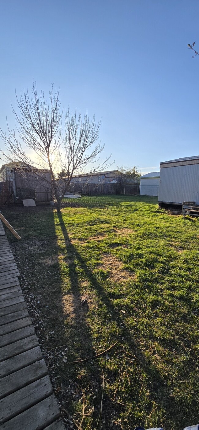 property at 10404-10101 101 St