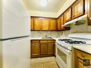 ELY AVENUE, Unit 2 in Bronx, NY - Foto de edificio - Building Photo