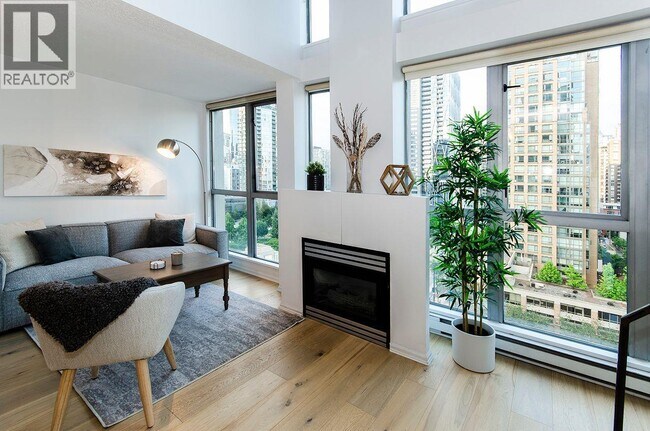 1238 Richards St in Vancouver, BC - Building Photo - Building Photo