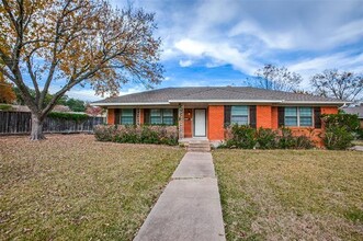 825 Branch Dr in Garland, TX - Building Photo - Building Photo