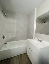 8 Gaynor Pl, Unit 2 in Vernon, CT - Building Photo - Building Photo