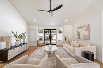 7553 E Woodshire Cove in Scottsdale, AZ - Building Photo - Building Photo