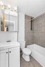 25 Thompson St, Unit 23 in New York, NY - Building Photo - Building Photo