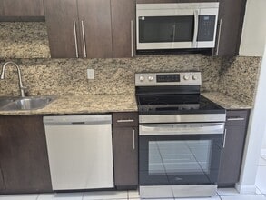 3612-3614-3614 Taylor St in Hollywood, FL - Building Photo - Building Photo